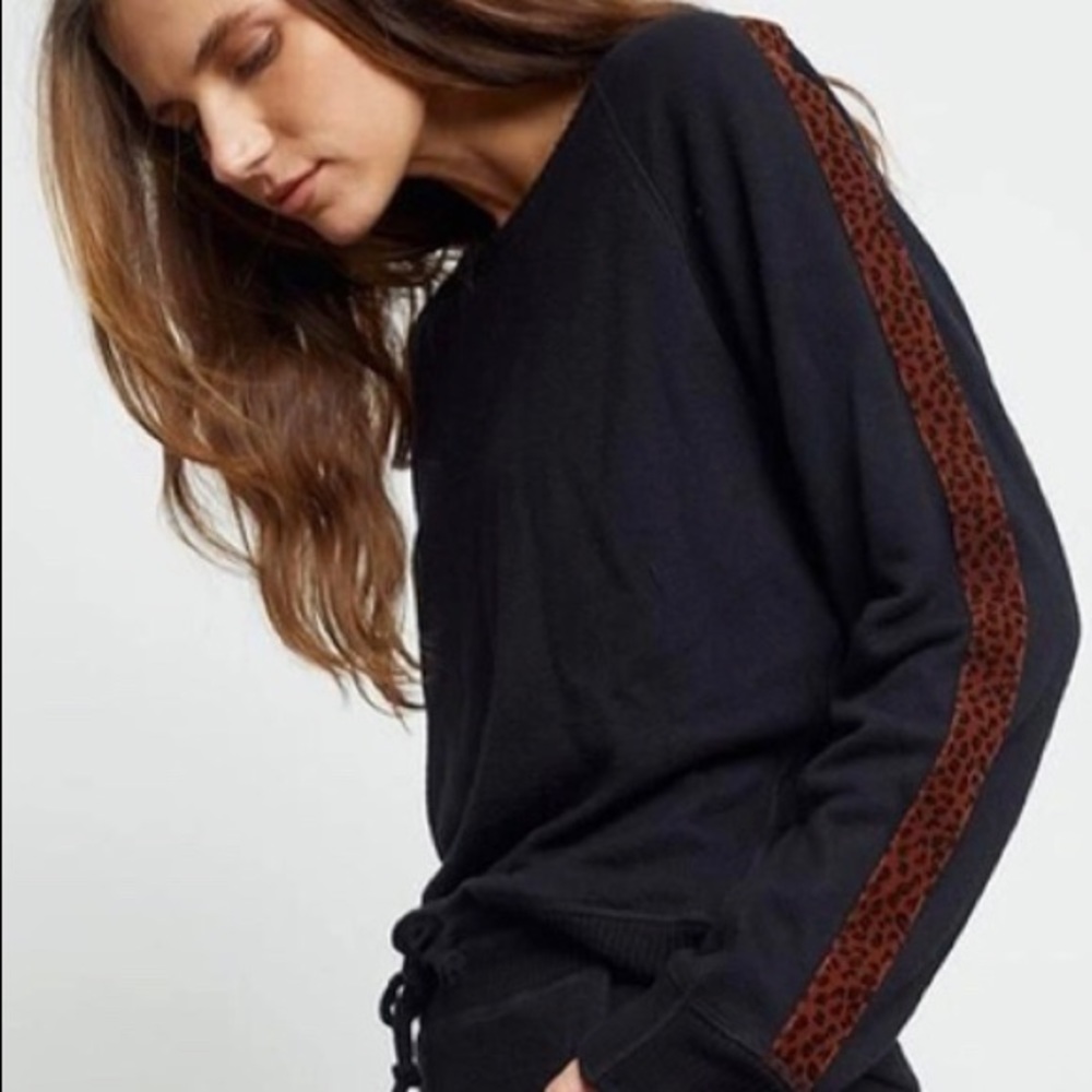 Beautiful, Cozy Rails sweatshirt 💕
